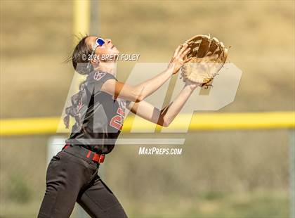 Thumbnail 3 in Skutt Catholic vs. Scottsbluff photogallery.