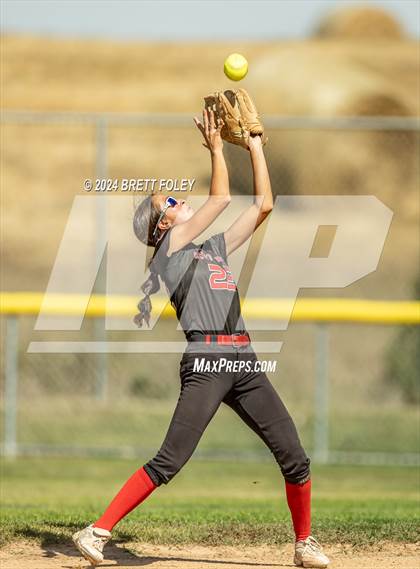 Thumbnail 2 in Skutt Catholic vs. Scottsbluff photogallery.