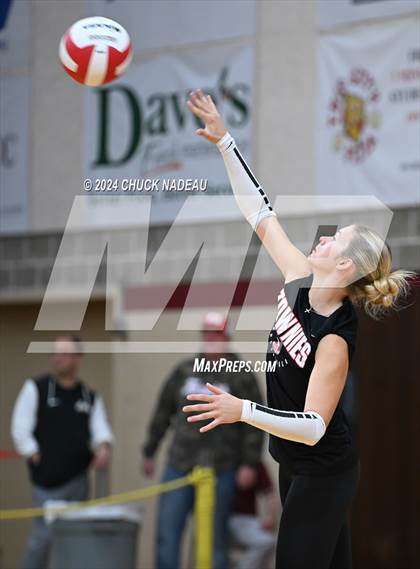 Thumbnail 3 in East Providence vs. Portsmouth (RIIL Division I State Semifinal) photogallery.