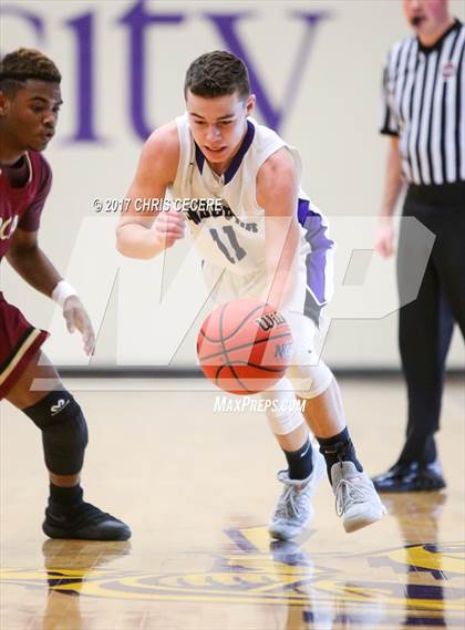 Thumbnail 2 in Avoca Central vs. Andover photogallery.