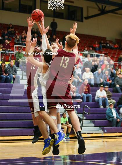 Thumbnail 2 in Avoca Central vs. Andover photogallery.