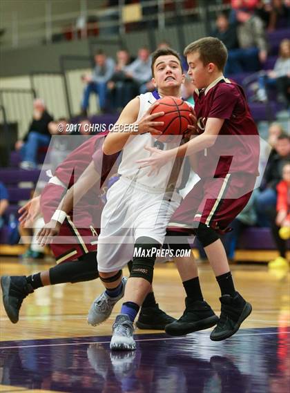 Thumbnail 3 in Avoca Central vs. Andover photogallery.