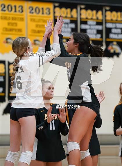 Thumbnail 2 in Plainfield @ Avon photogallery.