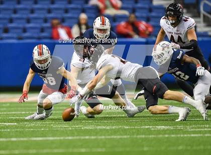 Thumbnail 2 in Lake Travis vs. Atascocita (UIL 6A Division 1 Semifinal) photogallery.