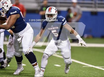 Thumbnail 3 in Lake Travis vs. Atascocita (UIL 6A Division 1 Semifinal) photogallery.