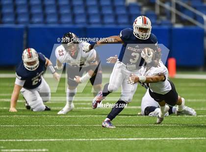 Thumbnail 3 in Lake Travis vs. Atascocita (UIL 6A Division 1 Semifinal) photogallery.