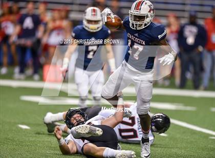 Thumbnail 2 in Lake Travis vs. Atascocita (UIL 6A Division 1 Semifinal) photogallery.