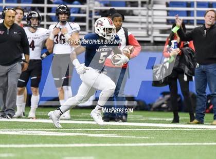 Thumbnail 2 in Lake Travis vs. Atascocita (UIL 6A Division 1 Semifinal) photogallery.