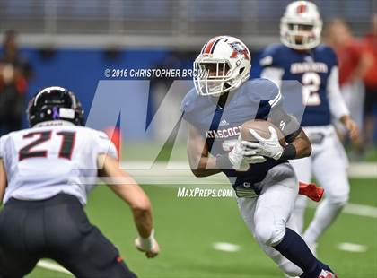 Thumbnail 2 in Lake Travis vs. Atascocita (UIL 6A Division 1 Semifinal) photogallery.