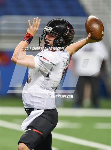 Thumbnail 1 in Lake Travis vs. Atascocita (UIL 6A Division 1 Semifinal) photogallery.