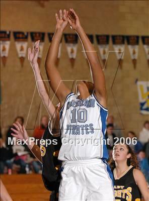 Thumbnail 1 in Rio Linda vs. Wheatland (Lincoln Invitational) photogallery.