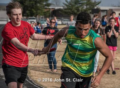 Thumbnail 2 in Warren County vs Coffee County Central photogallery.