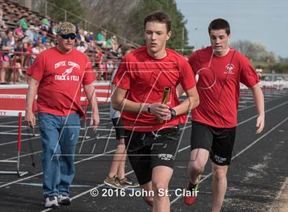 Thumbnail 2 in Warren County vs Coffee County Central photogallery.