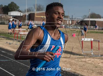Thumbnail 3 in Warren County vs Coffee County Central photogallery.