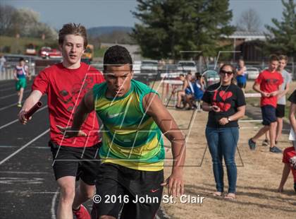 Thumbnail 2 in Warren County vs Coffee County Central photogallery.