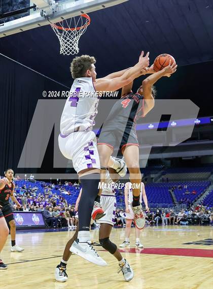 Thumbnail 3 in Thrall vs. Shelbyville (UIL 2A Basketball Semifinal) photogallery.