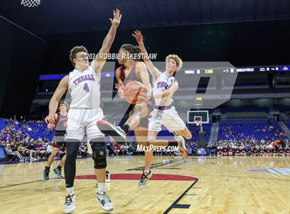Thumbnail 2 in Thrall vs. Shelbyville (UIL 2A Basketball Semifinal) photogallery.
