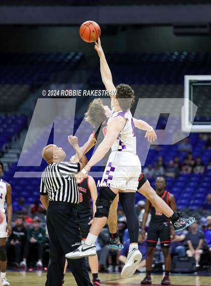 Thumbnail 3 in Thrall vs. Shelbyville (UIL 2A Basketball Semifinal) photogallery.