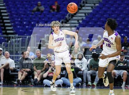 Thumbnail 2 in Thrall vs. Shelbyville (UIL 2A Basketball Semifinal) photogallery.