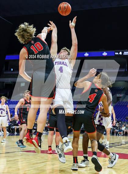 Thumbnail 2 in Thrall vs. Shelbyville (UIL 2A Basketball Semifinal) photogallery.