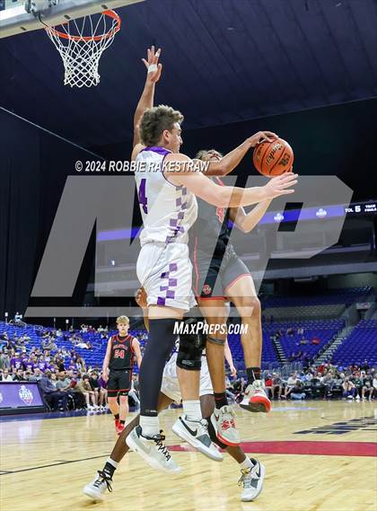 Thumbnail 2 in Thrall vs. Shelbyville (UIL 2A Basketball Semifinal) photogallery.