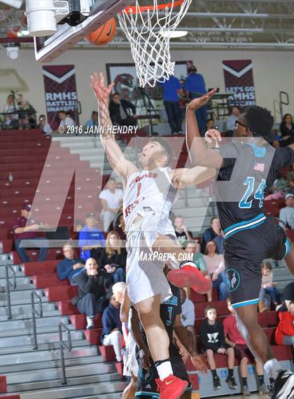 Thumbnail 1 in Harvard-Westlake vs. Sheldon (Rancho Mirage Holiday Invitational) photogallery.