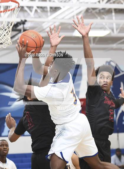 Thumbnail 3 in Fort Bend Elkins vs. Westfield (McDonald's Texas Invitational) photogallery.