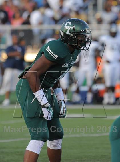Thumbnail 1 in Cass Tech vs Southfield (Detroit Prep Kickoff Classic) photogallery.