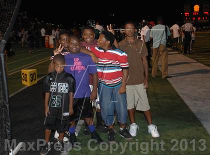 Thumbnail 3 in Cass Tech vs Southfield (Detroit Prep Kickoff Classic) photogallery.