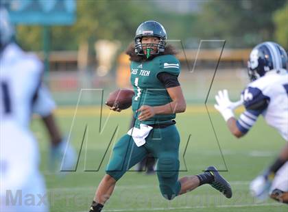 Thumbnail 1 in Cass Tech vs Southfield (Detroit Prep Kickoff Classic) photogallery.