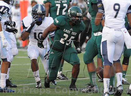Thumbnail 2 in Cass Tech vs Southfield (Detroit Prep Kickoff Classic) photogallery.