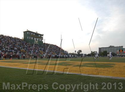 Thumbnail 1 in Cass Tech vs Southfield (Detroit Prep Kickoff Classic) photogallery.