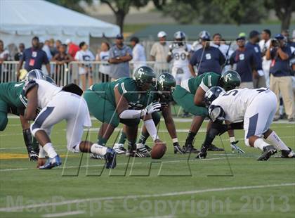 Thumbnail 1 in Cass Tech vs Southfield (Detroit Prep Kickoff Classic) photogallery.