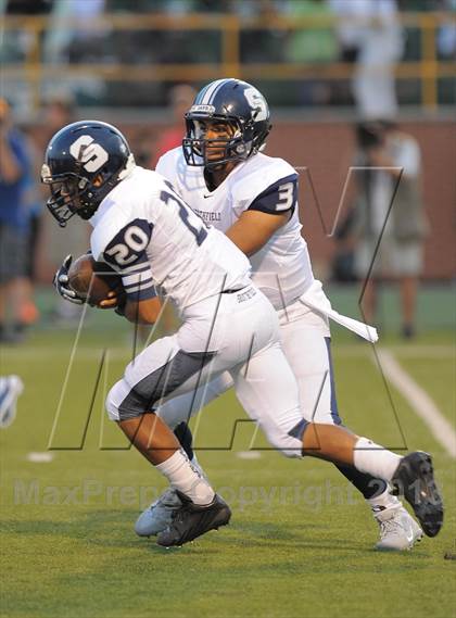Thumbnail 3 in Cass Tech vs Southfield (Detroit Prep Kickoff Classic) photogallery.