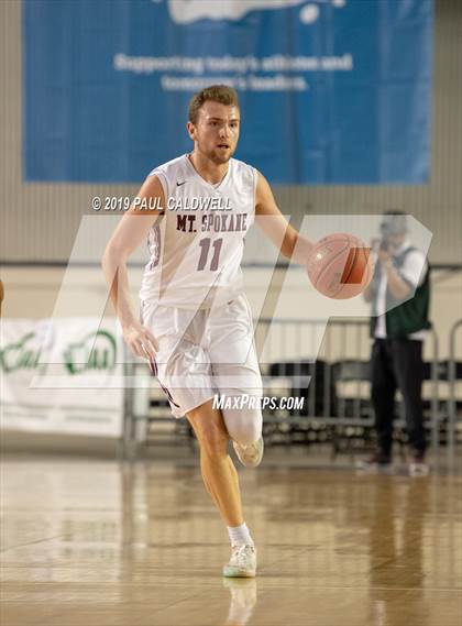 Thumbnail 1 in Rainier Beach vs. Mt. Spokane (WIAA 3A Semifinal) photogallery.
