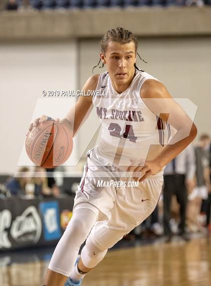 Thumbnail 3 in Rainier Beach vs. Mt. Spokane (WIAA 3A Semifinal) photogallery.