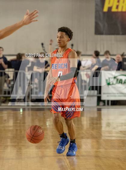 Thumbnail 3 in Rainier Beach vs. Mt. Spokane (WIAA 3A Semifinal) photogallery.
