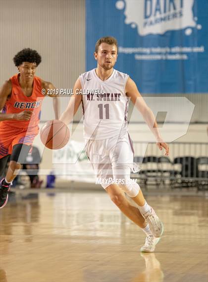Thumbnail 3 in Rainier Beach vs. Mt. Spokane (WIAA 3A Semifinal) photogallery.