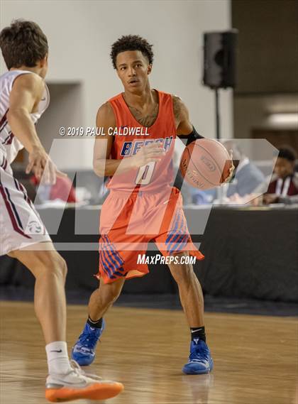 Thumbnail 1 in Rainier Beach vs. Mt. Spokane (WIAA 3A Semifinal) photogallery.