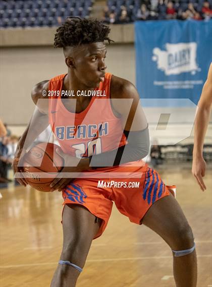 Thumbnail 2 in Rainier Beach vs. Mt. Spokane (WIAA 3A Semifinal) photogallery.