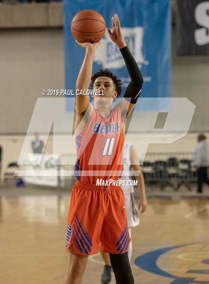 Thumbnail 1 in Rainier Beach vs. Mt. Spokane (WIAA 3A Semifinal) photogallery.