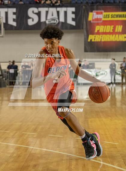 Thumbnail 3 in Rainier Beach vs. Mt. Spokane (WIAA 3A Semifinal) photogallery.