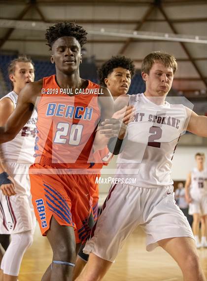 Thumbnail 1 in Rainier Beach vs. Mt. Spokane (WIAA 3A Semifinal) photogallery.