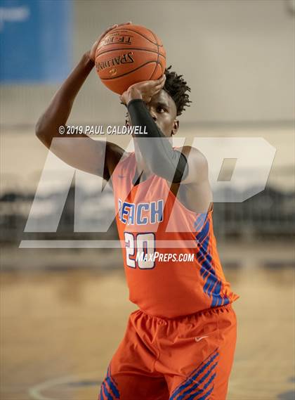 Thumbnail 1 in Rainier Beach vs. Mt. Spokane (WIAA 3A Semifinal) photogallery.