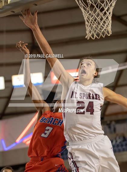 Thumbnail 3 in Rainier Beach vs. Mt. Spokane (WIAA 3A Semifinal) photogallery.