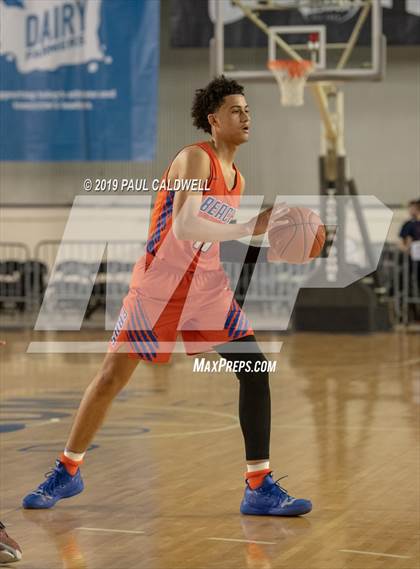 Thumbnail 2 in Rainier Beach vs. Mt. Spokane (WIAA 3A Semifinal) photogallery.