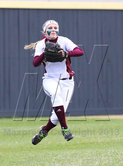 Thumbnail 3 in Deer Park vs Fort Bend Bush (UIL 5A Bi-District Playoff) photogallery.