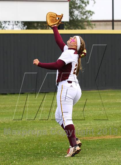 Thumbnail 2 in Deer Park vs Fort Bend Bush (UIL 5A Bi-District Playoff) photogallery.