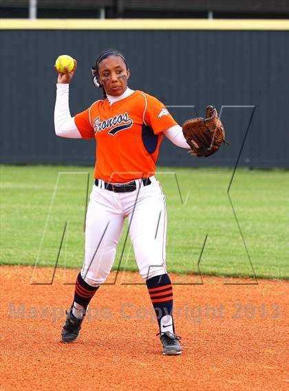 Thumbnail 3 in Deer Park vs Fort Bend Bush (UIL 5A Bi-District Playoff) photogallery.