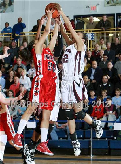Thumbnail 3 in Ossining vs. Binghamton (NYSPHSAA Class AA Regional Final) photogallery.